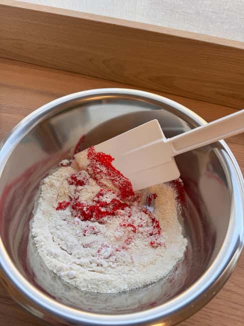 Paris: Macaron Baking Class in Central Paris - Finding the grey storefront and getting settled