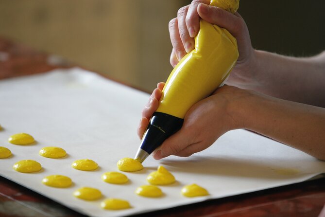 Paris Macarons Small-Group Baking Class with a Chef - Your starting point: Rue de Béarn and finding the studio fast