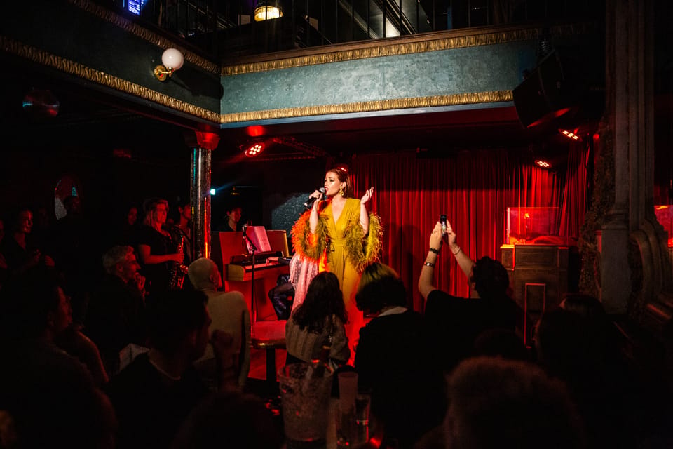 Paris: Madame Arthur Cabaret Show Ticket - Where you go and what you do on arrival