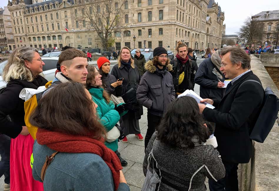 Paris: Marais without crowds. Guided Tour. - Place des Vosges and the early Marais streets: aristocrats first, tourists later