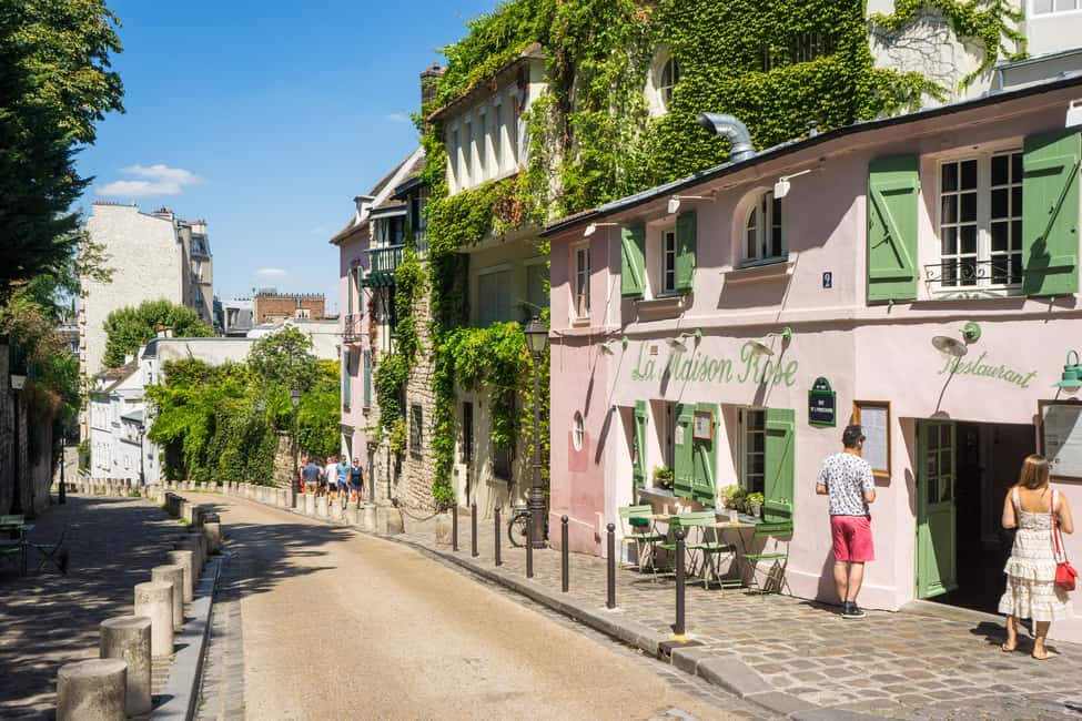 Paris Montmartre: 2-Hour City Tour in German - Why Montmartre Feels Different with a German-Speaking Guide