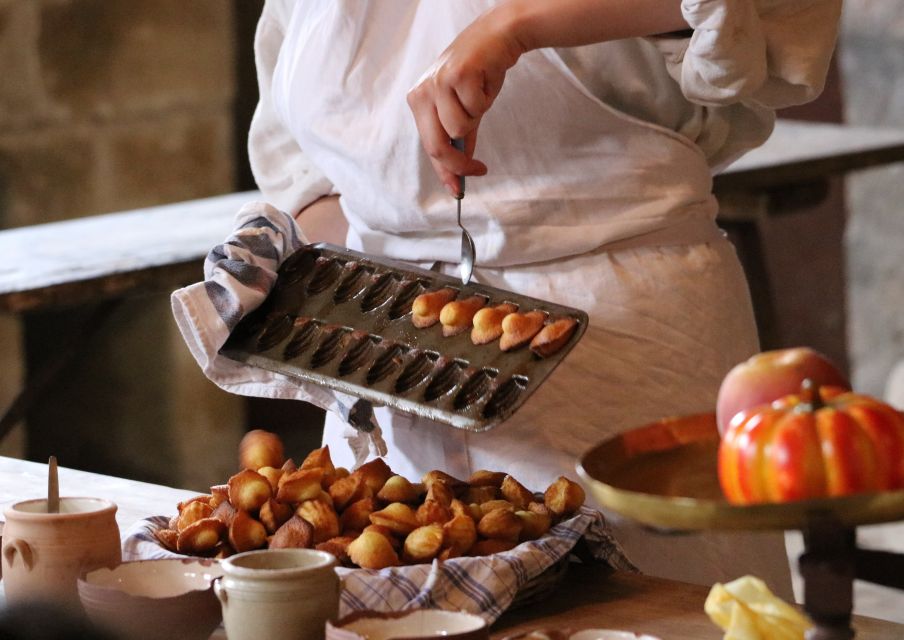 Paris: Montmartre Culture and Local Pastries Walking Tour - Key things you’ll like about this Montmartre walk