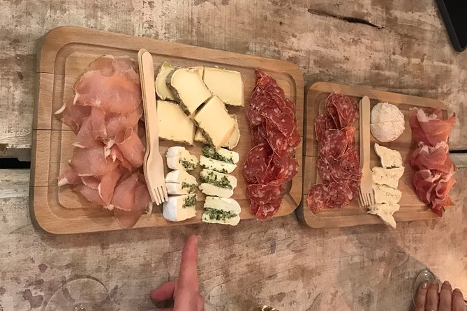 Paris Montmartre Food Tour - A Full French Meal by Do Eat Better - Rue Gabrielle’s little round cakes and creamy fillings