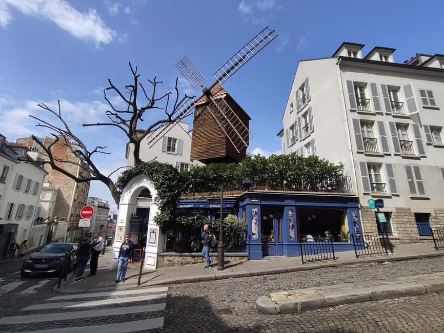 Paris : Montmartre highlights walking tour - Sacré-Cœur finish: the hilltop payoff and the city-light view