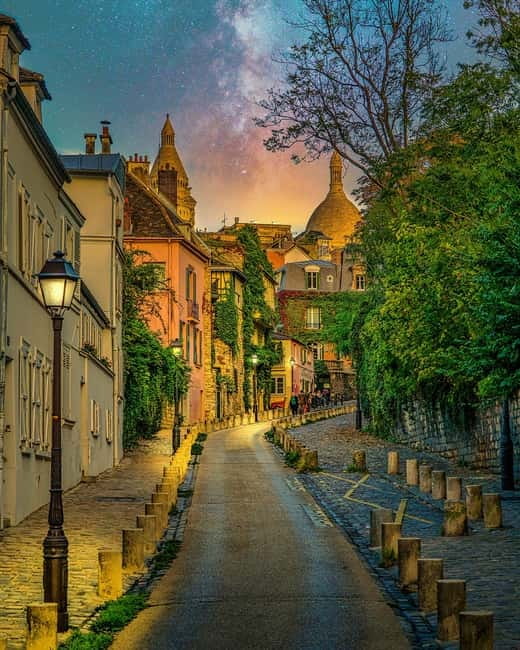 Paris: Montmartre Highlights Walking Tour with a Local Guide - Who this tour is best for (and who should skip it)