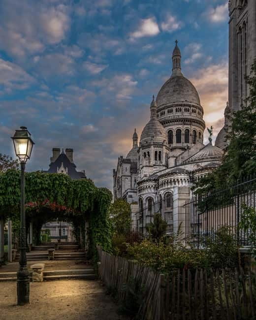 Paris: Montmartre Highlights Walking Tour with a Local Guide - Bateau-Lavoir: modern art’s unlikely launchpad