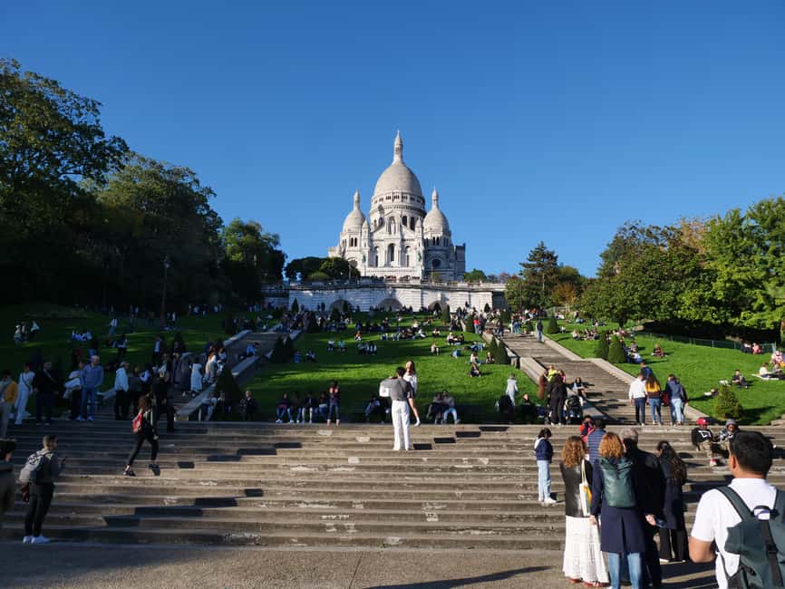 Paris: Montmartre Must-See Walking Tour with a Local Guide - Why Montmartre works best with a guide (not just a map)