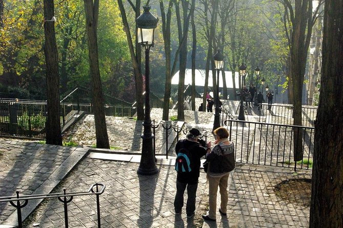 Paris Montmartre & Sacre Coeur Semi-Private Guided Tour 12ppl Max - Montmartre in a small group: why starting at Blanche matters