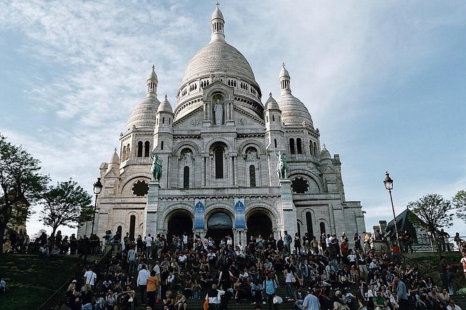 Paris Montmartre & Sacre Coeur Semi-Private Guided Tour 12ppl Max - Guides make the difference: what to expect from the storytelling style