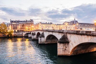 Paris & Montmartre: Sublime private half-day tour - Starting near the Louvre and the City of Light