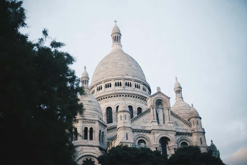 Paris: Montmartre Walking Tour with Sacré-Cœur Basilica - Starting at Blanche beside the Moulin Rouge