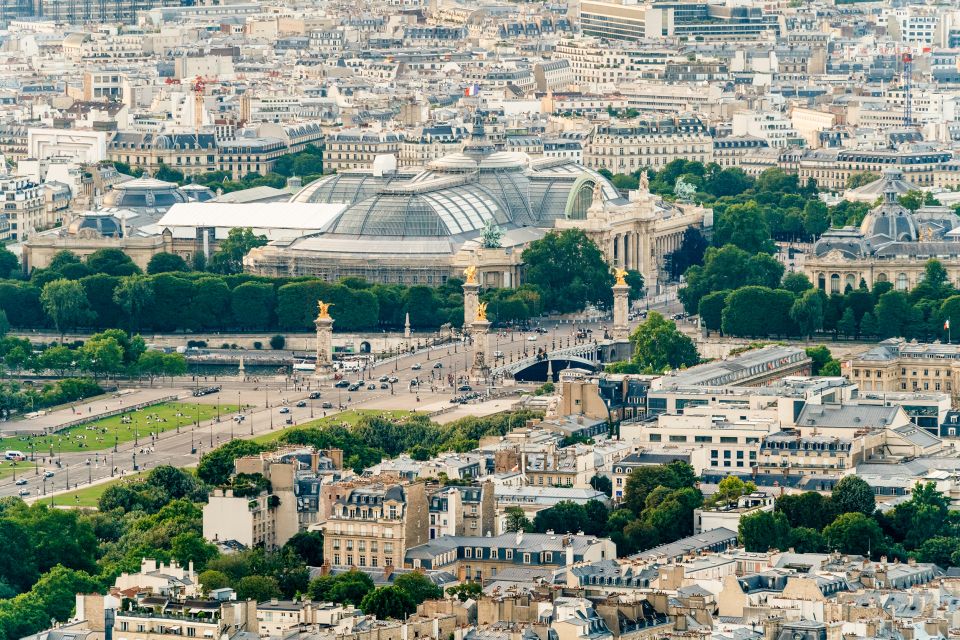 Paris: Montparnasse Tower Observation Deck Entry Ticket - Panoramart sky art (April 3 to Oct 31, 2025): art on the glass