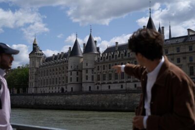 Paris Mysterious and Dark Stories Walking Tour - Small Group - Starting near The French Bastards