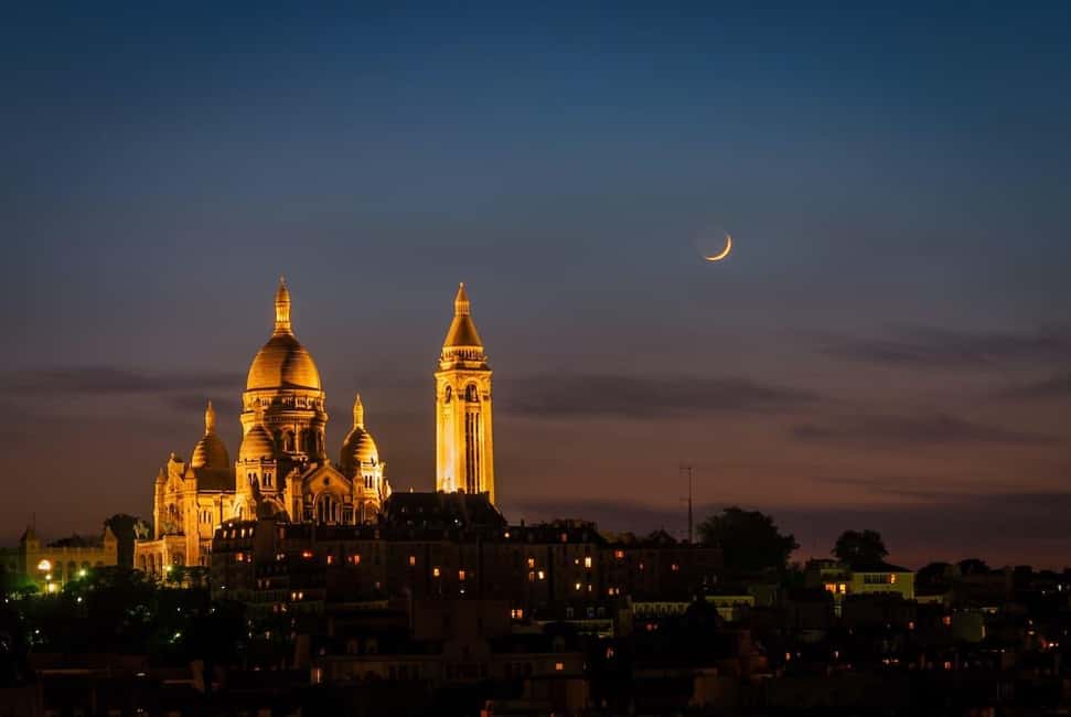 Paris: Night City Tour in a van for up to 7 people - How the $435 price works for your group
