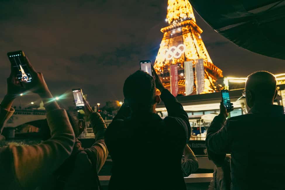 Paris: Night Small-Group Bike Tour & Boat Cruise - Entering the evening: meeting at 27 Rue Bosquet