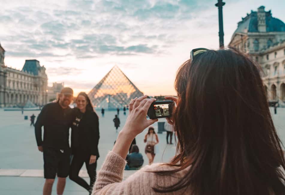 Paris: Night Small-Group Bike Tour & Boat Cruise - Musée d’Orsay area: classic Paris views without the crowds