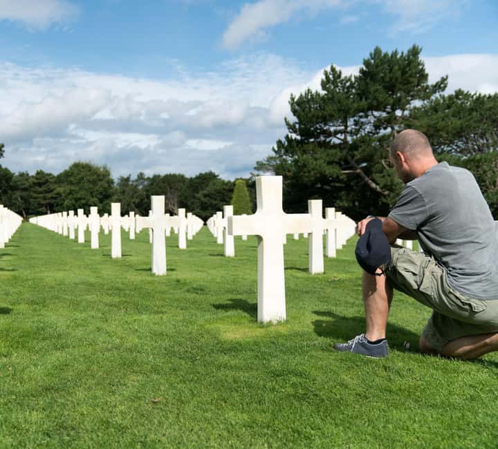 Paris: Normandy D-Day Sites Guided Day Trip with Lunch - Omaha Beach and the American Cemetery: two ways to feel the day