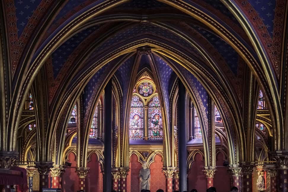 Paris: Notre Dame and Île de la Cité Walking Tour - Meeting at Charlemagne: easy start, clear direction