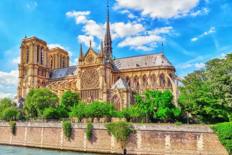 Paris: Notre-Dame Cathedral Exterior Tour - The 2019 fire and what restoration looks like from the ground