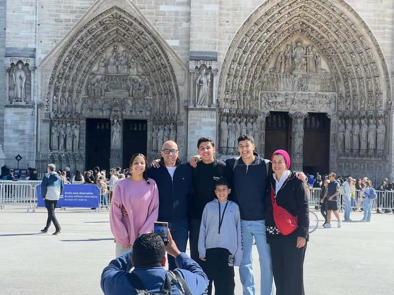 Paris: Notre-Dame Cathedral Exterior Tour - Dress code and practical tips that actually prevent problems