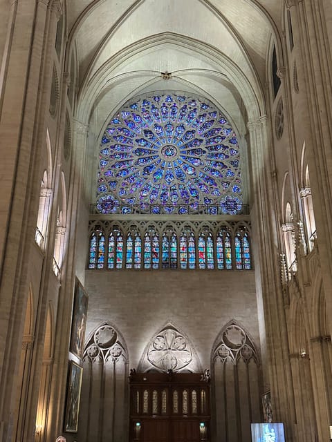 Paris: Notre Dame Cathedral Guided Tour of the Neighborhood - Small-Group Size: Up to 12 Makes a Difference
