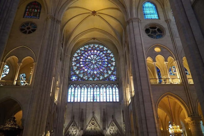 Paris Notre Dame Cathedral Guided Tour with Scheduled Access - How to dress and what to leave behind (rules that can affect your day)