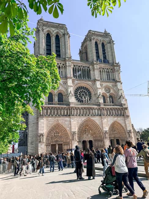 Paris: Notre Dame Cathedral Tour & Seine River Cruise - Free entry at your own pace: how to time inside access
