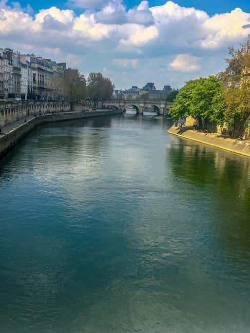 Paris: Notre Dame Exteriors and Ile de la Cité Walking Tour - Is one hour long enough?