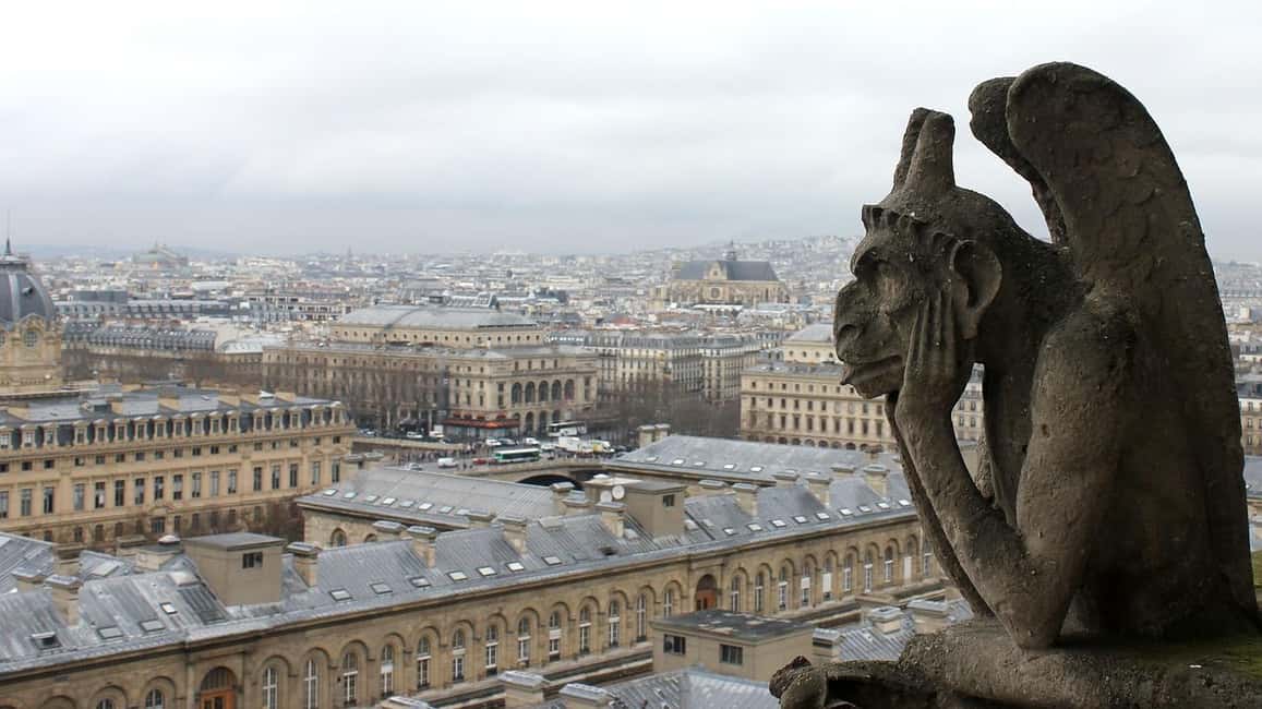 Paris: Notre Dame Guided Tour with Reserved Access option - The Charlemagne meeting point: how not to waste time at the start