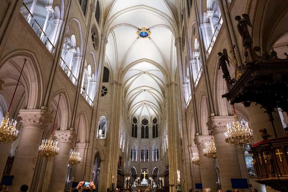 Paris: Notre-Dame Interior and Ile de la Cité Guided Tour - The Kings Gallery and cathedral façade details you’ll remember