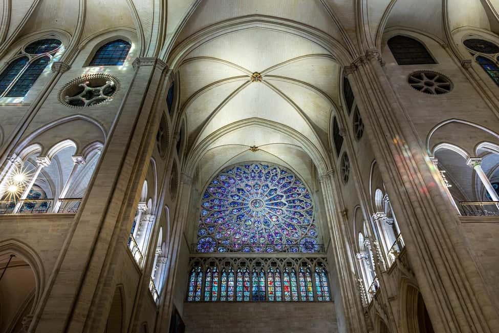 Paris: Notre-Dame Interior and Ile de la Cité Guided Tour - Getting to the meeting point (and not losing time)