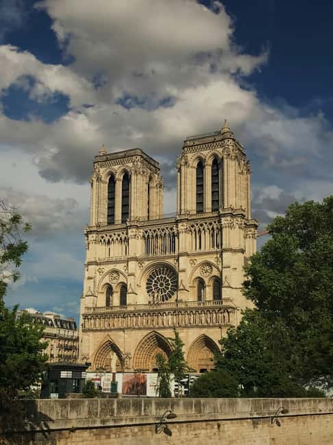 Paris: Notre Dame Interior Guided Tour with Entry Included - Should You Book This Notre-Dame Interior Guided Tour?