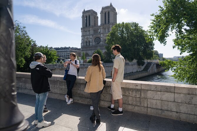 Paris Notre-Dame Interior Guided Tour with Scheduled Group Access - Entering Notre-Dame with scheduled group access that actually helps