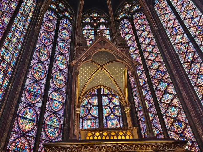 Paris: Notre Dame Outdoor Tour with Sainte-Chapelle / Crypt. - A short stroll to Shakespeare and Company: literature between monuments