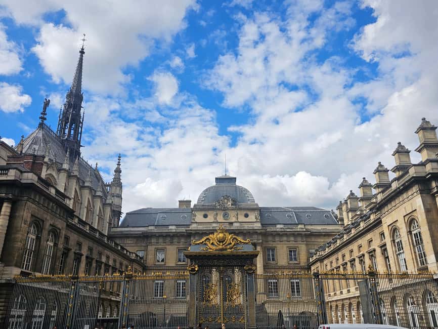 Paris: Notre Dame Outdoor Tour with Sainte-Chapelle / Crypt. - The Sainte-Chapelle option: when stained glass becomes the main event