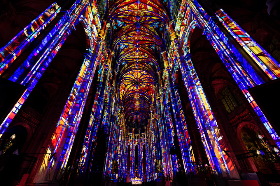 Paris: Nouveau spectacle Son et lumière - LUMINISCENCE - Price and Value in Paris: Is €20–€30 Worth It?
