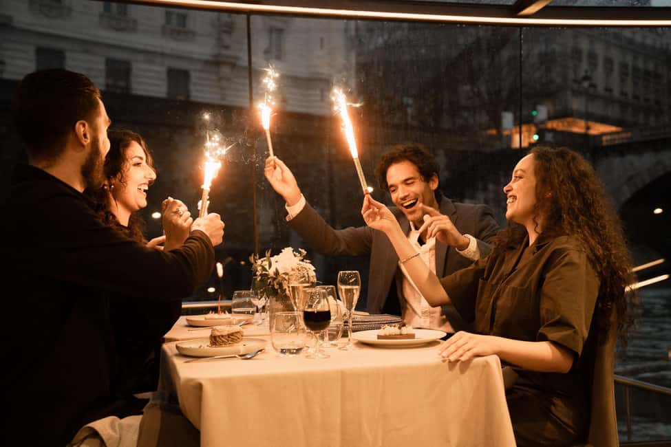 Paris : NYE Special Diner Cruise on the Seine River - Why a Seine dinner makes sense on New Year’s Eve