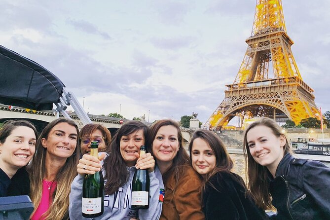 Paris on the Seine side: Magical private cruise - Captains and the personal touch