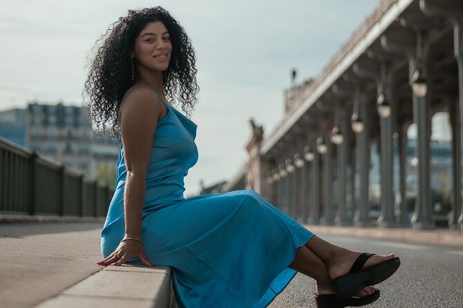 Paris One-Hour Private Photo Shoot - The pose coaching: why Alberto and Isabelle feel so easy