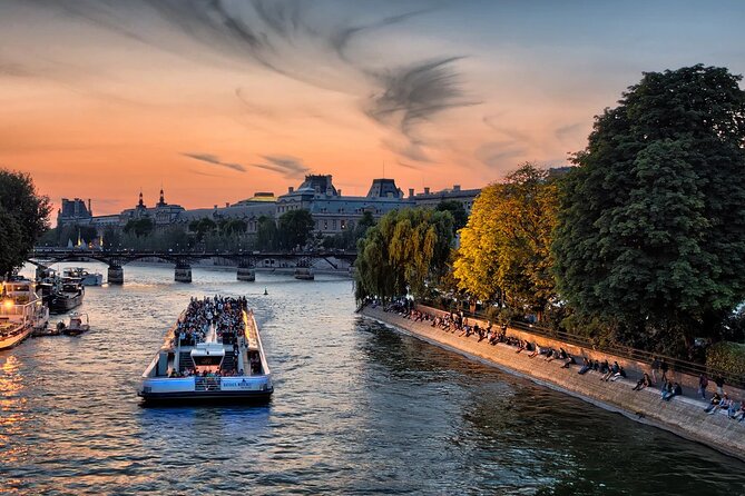 Paris - One Hour Seine River Cruise with Recorded Commentary - Recorded commentary: what it’s like and how to use it