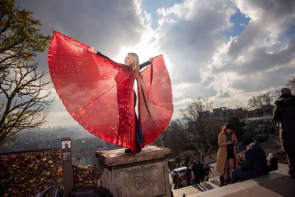 Paris: Opera Singer Guide in Montmartre - Starting at Place des Abbesses