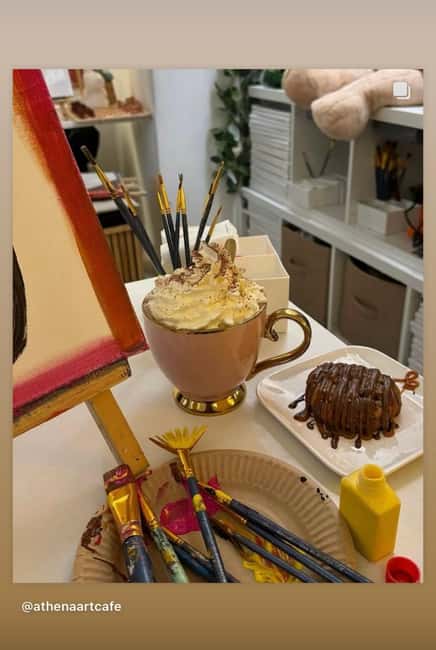 Paris : Painting experience in an art cafe - Painting in Paris Without the Teacher-on-Stage Feel