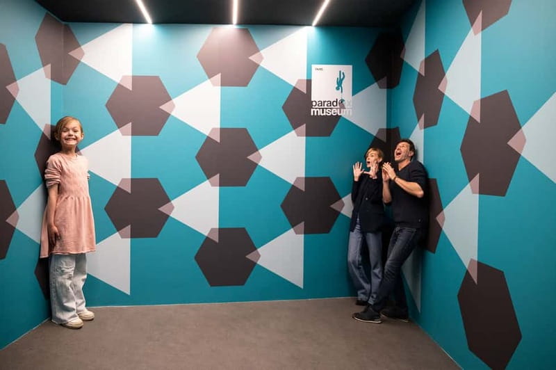 Paris: Paradox Museum Entrance Tickets - 90 Optical Illusions: How to Get the Best Effects (and Photos)