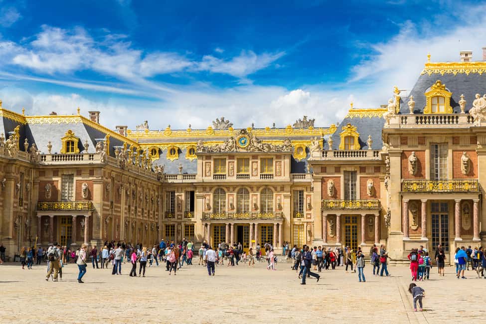 Paris Pass® Plus: Tickets to Louvre, Eiffel Tower & 90+ more - The digital pass system: how it works when you’re standing in line