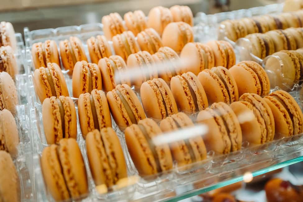 Paris: Pastries and Chocolate Walking Food Tour - Victoire Boulangerie: Pain au Chocolat That Sets the Tone