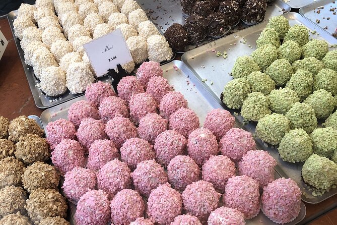 Paris Pastry tour in le Marais - What makes this more than a dessert stop