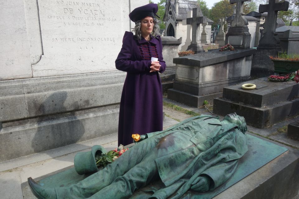 Paris: Père Lachaise Cemetery Guided by the Great Sibylle - Key things to know before you go