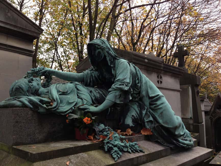 Paris: Père Lachaise Cemetery Guided Tour - 12 guests 2,5h - Walking level, bags, and what to bring