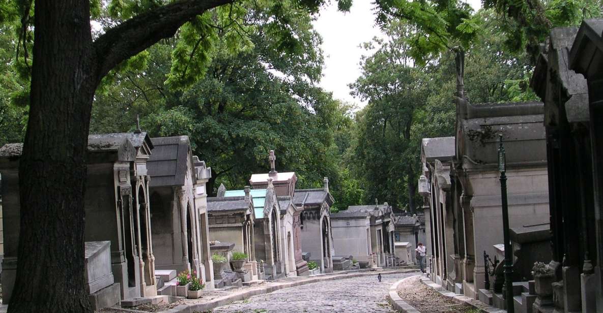 Paris: Père Lachaise Cemetery Guided Tour - 12 guests 2,5h - The big names you’ll see (and why they matter)