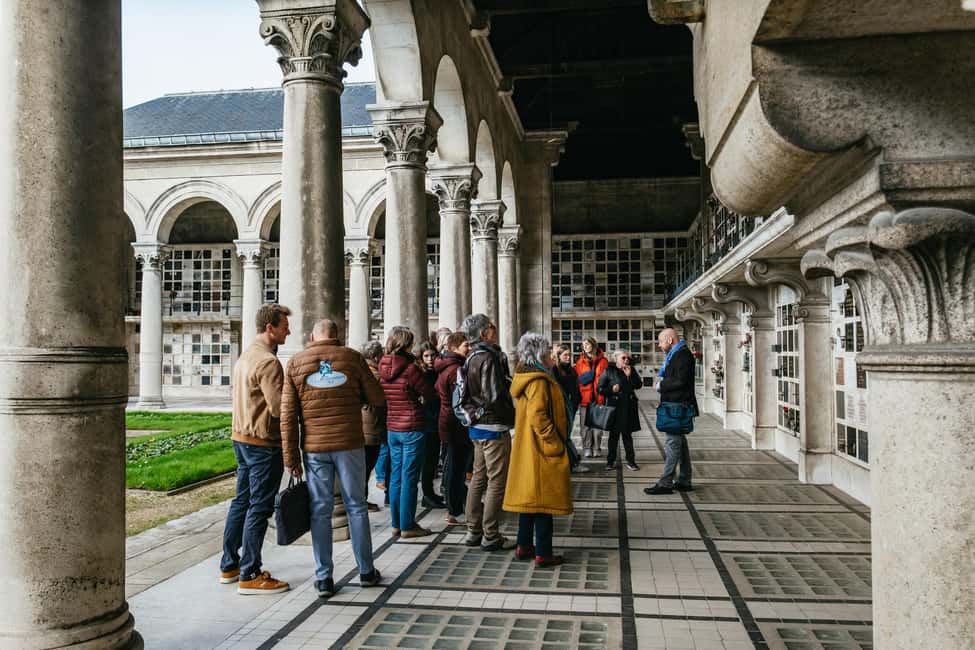 Paris: Pere Lachaise Cemetery Guided Tour - Funerary art, gardens, and the calm you actually feel